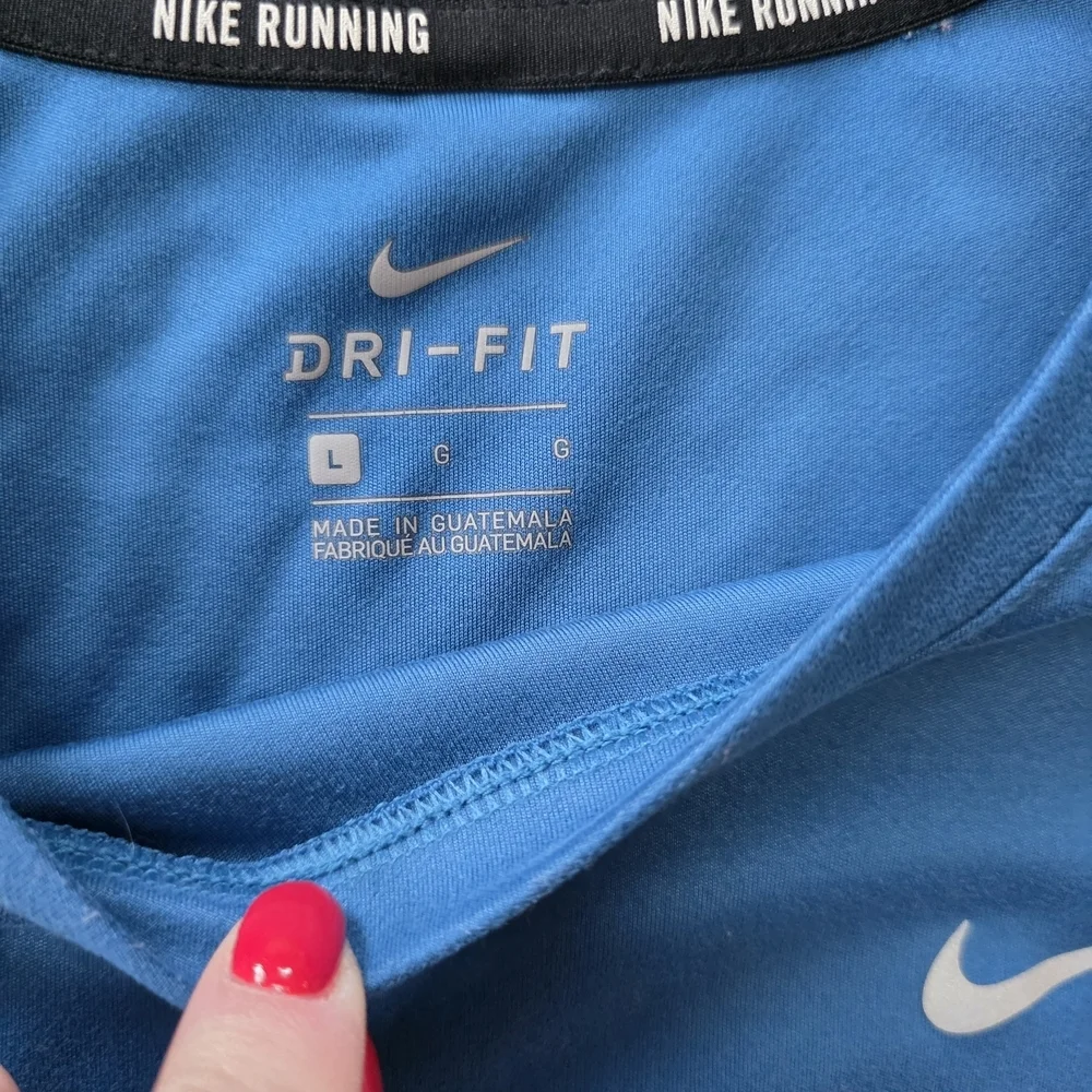 Nike Women's Blue Short Sleeve Tee